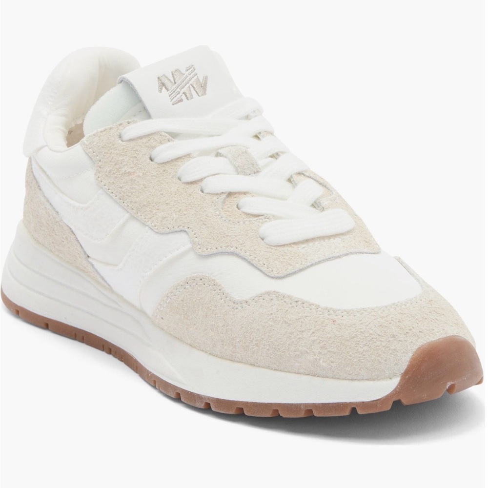 NIB Steve Madden Burst Sneaker size 7